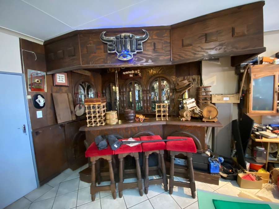 8 Bedroom Property for Sale in Grimbeeck Park North West